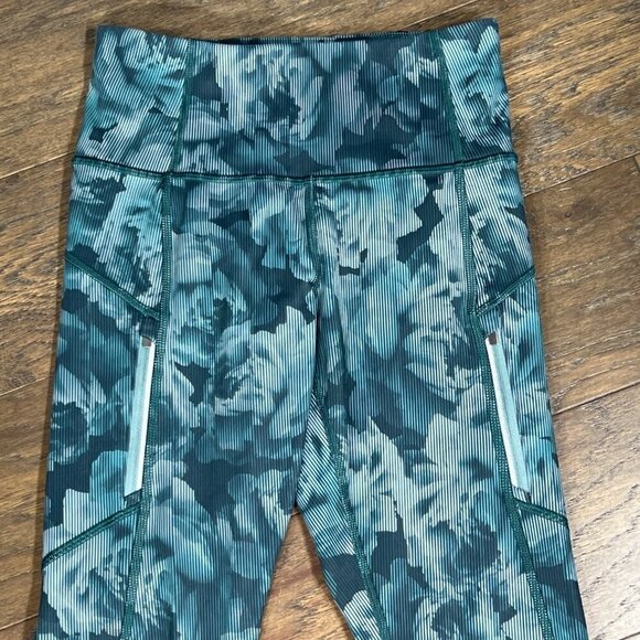 ATHLETA Rainier Printed Tights Green Floral XS EUC - Picture 2 of 6